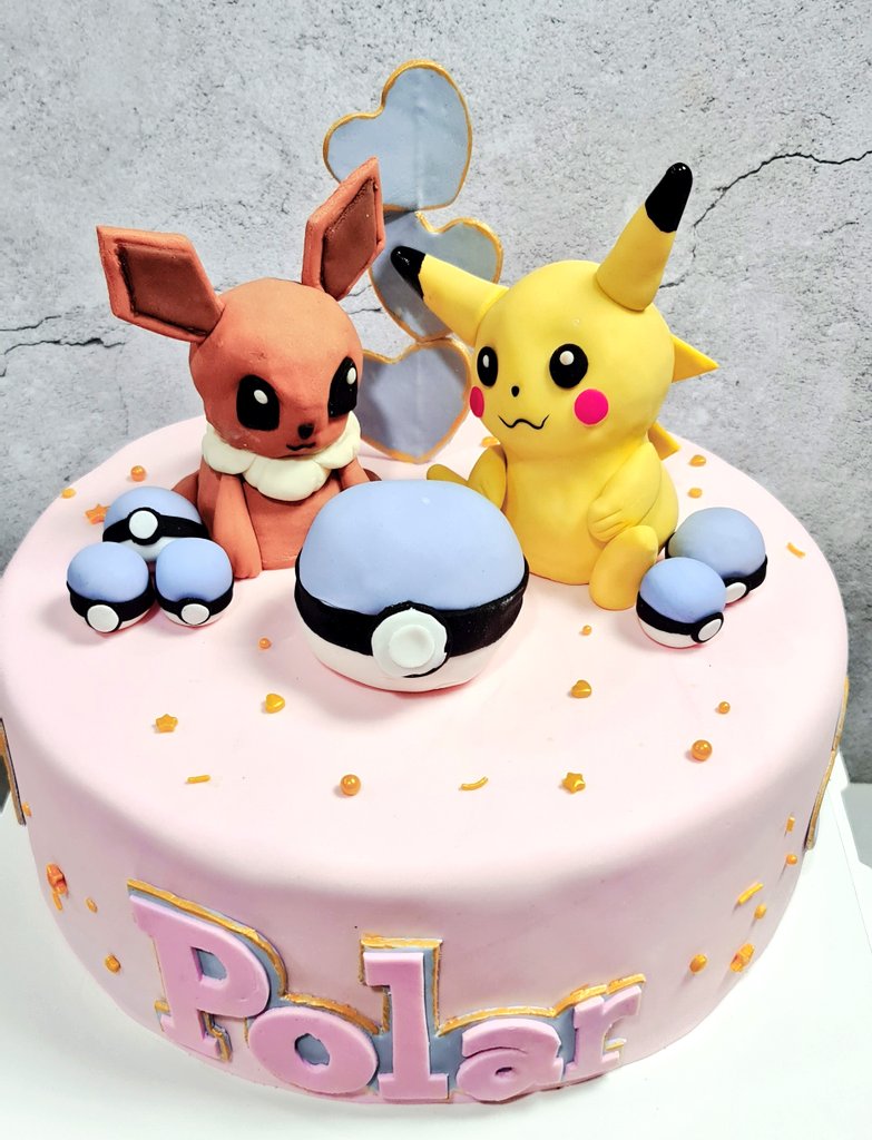 sylphid187's tweet photo. This was a ton of fun to cake! I had to rip Pikachu's head off...a lot π€£ but I finally got to the point where I liked how it looked!
My client had very specific color requests, which is why the pokeballs are lavander π
#cakesph #cake #cakedit #custom #pokemon #Pikachu #Eevee https://t.co/WPcQALyJP7