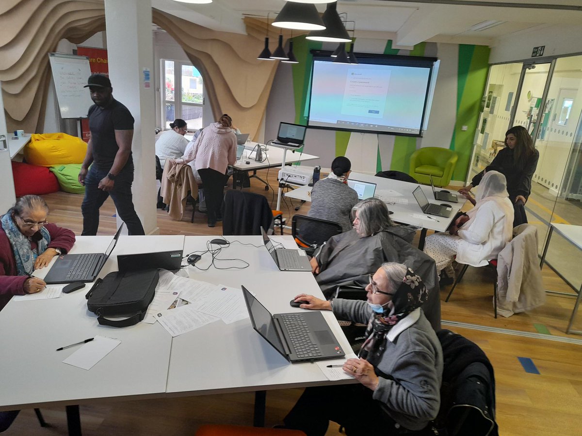 A fantastic session with the ladies from UK Asian Womens Centre <a href="/Spring22Hub/">Spring22Hub</a> setting up their very own email account and ready to shop!  <a href="/SpringHousing/">Spring Housing Association</a> <a href="/PerryBarrNNS/">Perry Barr Neighbourhood Network Scheme</a>    
#perrybarr #silversurfer #learning