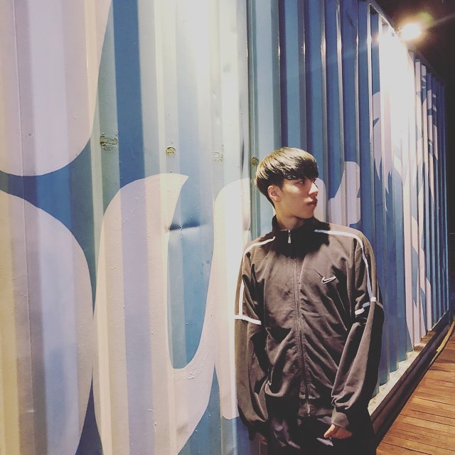 hdhctn's tweet photo. 180506 인스타 #황대헌
#Alohasurf🌊 #🏖 #☔ https://t.co/msaMmwN4tg