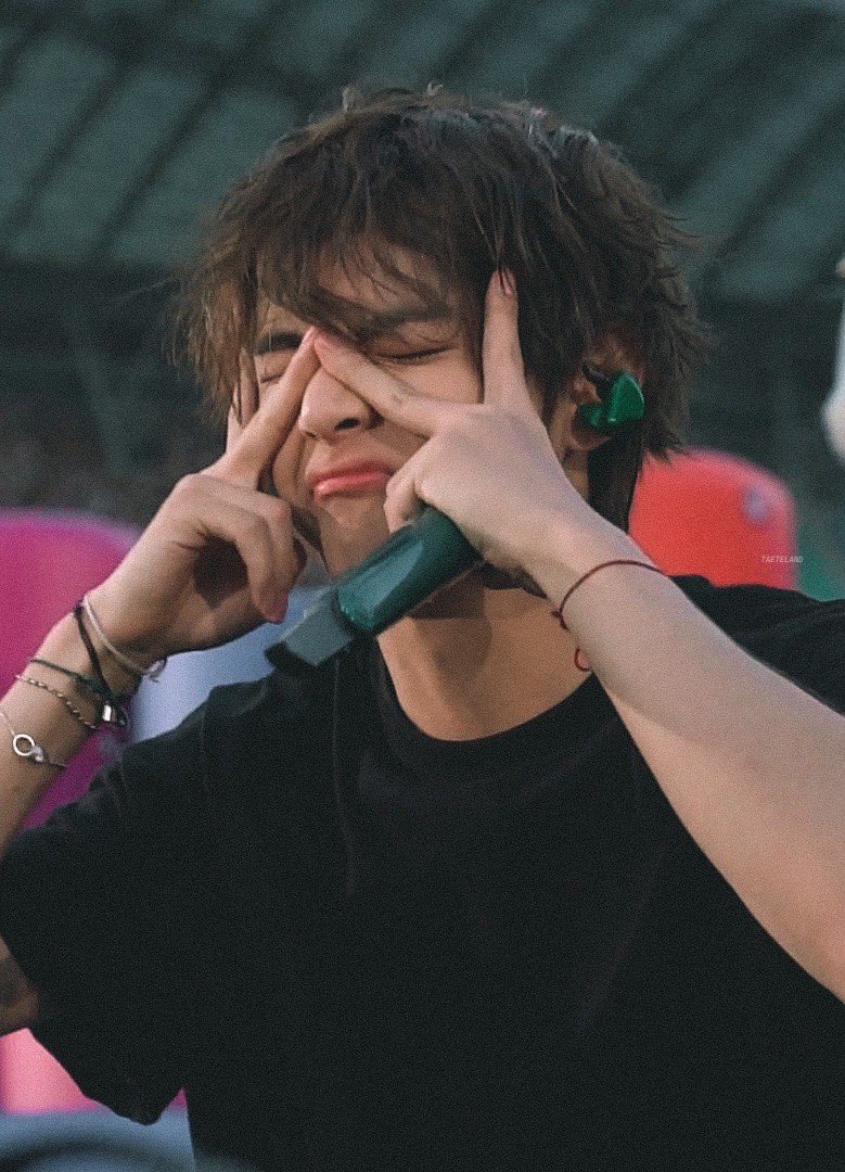 taeteland's tweet photo. he’s so adorable ♡ https://t.co/IROCqCt6xn