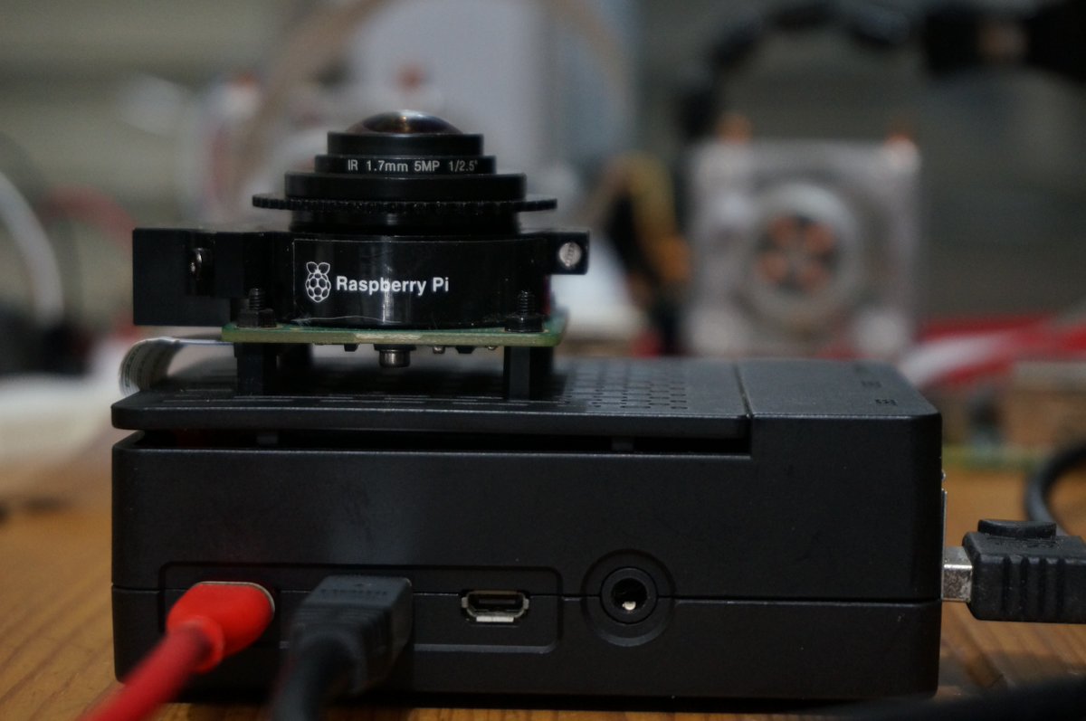 tsukitsuKiss's tweet photo. SE327MBD につけていた1.7mmレンズを #RasPiHQCamera につけてみました。
こちらも全天カバーできそうです。
#IMX477 #RaspberryPi https://t.co/5jG2LL5KJ7
