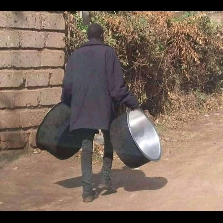 elishantii's tweet photo. Miguna on his way to do what he does best #johnserut https://t.co/FgMBAxkUWc