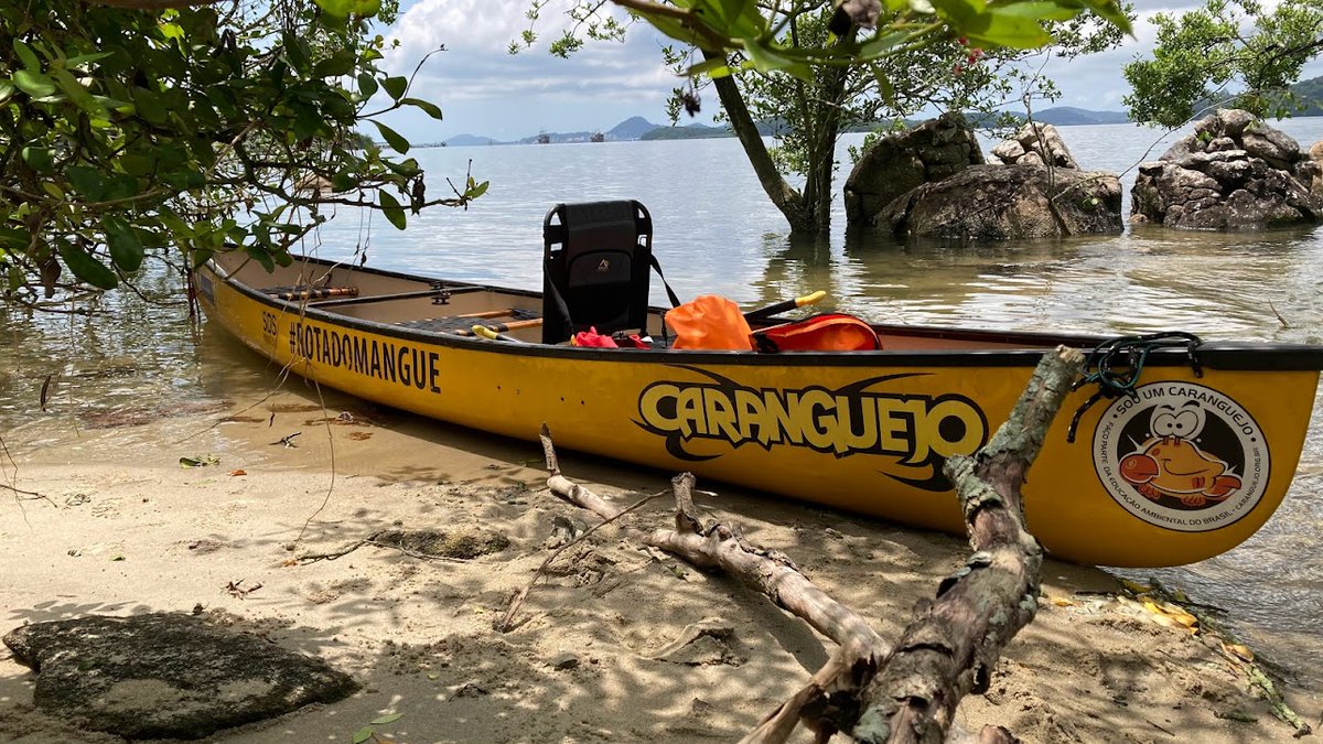 RaidersRoute's tweet photo. Canoa do projeto ROTA DO MANGUE, agora nos auxiliando em busca de Rotas para o Jogo Route Raiders. #routeraiders #caçaaotesouro #canoacanadense #canoe #canoa #babitonga https://t.co/Wg9k4CH143