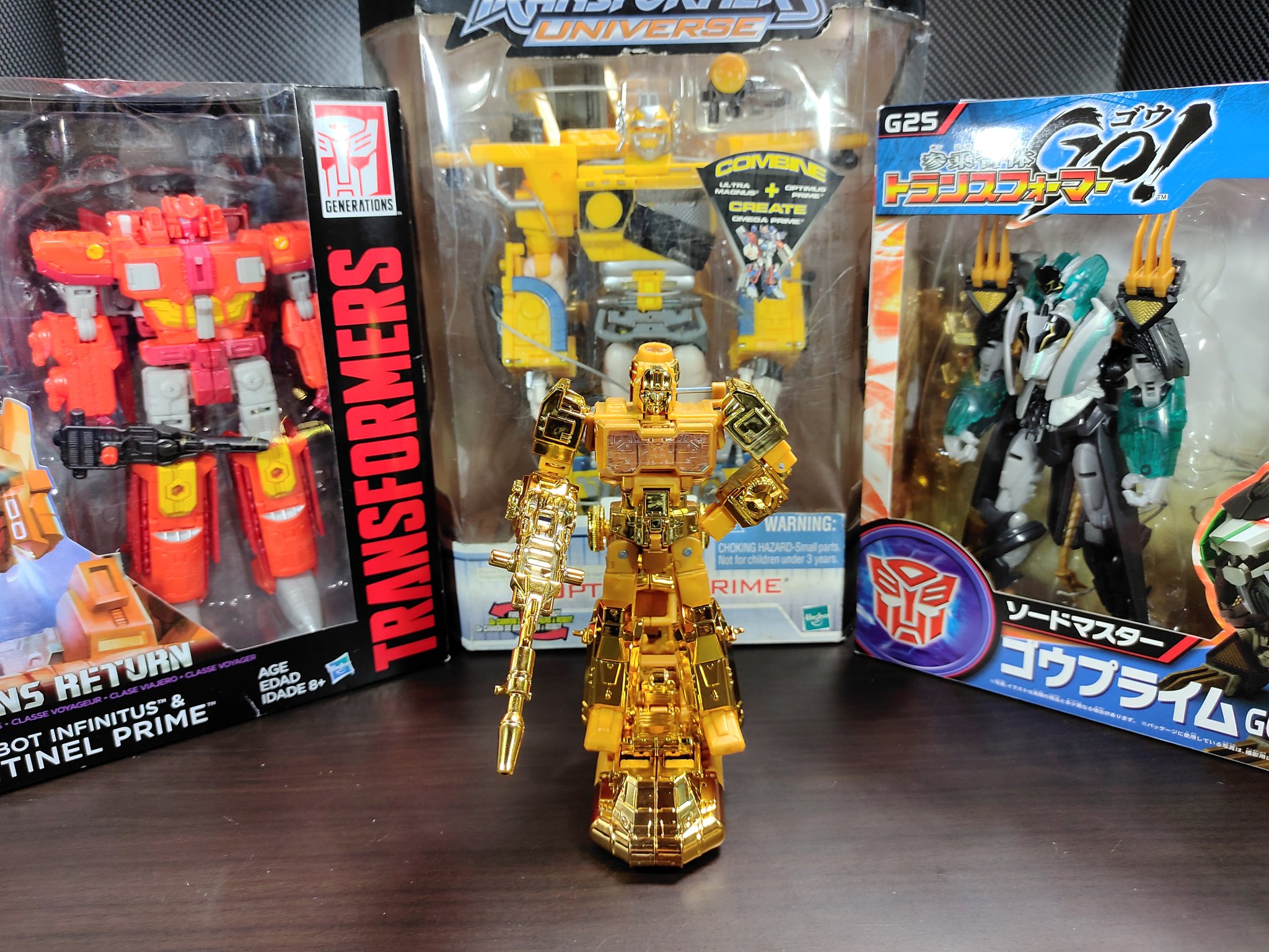 タカラ TF/復刻版 シャイニングマグナス クリアイエローVer. タカラ TF/復刻版 シャイニングマグナス クリアイエローVer.