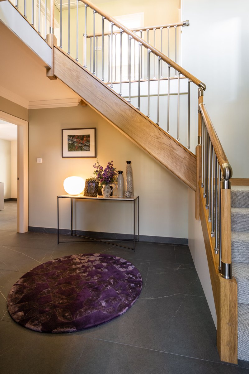 Annan Interiors have designed a home that offers understated luxury which blends aesthetics with function. We supplied the Fusion stairparts range in oak with brushed nickel. 

🔍 Read the full case study here: hubs.li/Q014bzGD0.