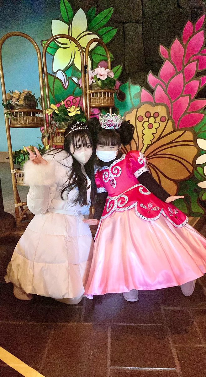 d_sasa01's tweet photo. そういえばこの間、ずっと会いたかったかわいいかわいいリトルプリンセスに会えました…😭💕💕💕
お母様が作る衣装のクオリティも毎回高すぎて服飾学生としても憧れ🥲🥲🥲 https://t.co/V8ZoTHZ34u