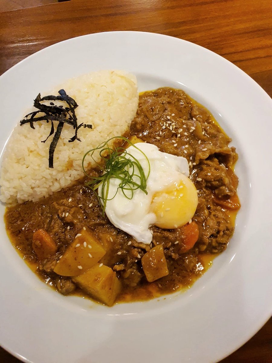 GozaruID's tweet photo. 🌧Mendung-mendung begini paling sugoi makan ✨KARE RAISU✨
 
Mampir ke outlet kita bisa kuy. Ada di Tanah Kusir, BSD, Bintaro👉

#donburi #karerice #yakitori #onigiri https://t.co/epa5ON03sk