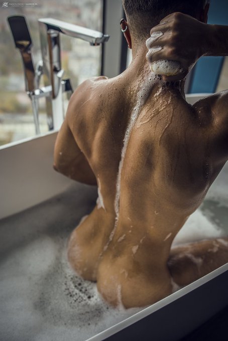 Bath time 😈🍑🛁   Retweet if you wanna wash my back 😏 or... anything else 🥵  Shot by @karrde_pl 💦 https://t<a href="/tag/standwithukraine"class="tags"><span>#standwithukraine</span></a>