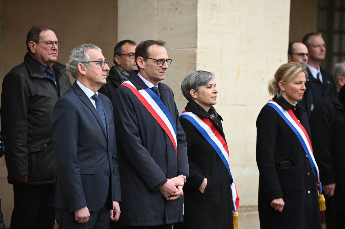 Ce matin à Evreux, nous rendons hommage à tous les gendarmes disparus. La Nation est reconnaissante à ces hommes et ces femmes qui ont donné leur vie pour les Français. Nous sommes fiers de votre engagement.