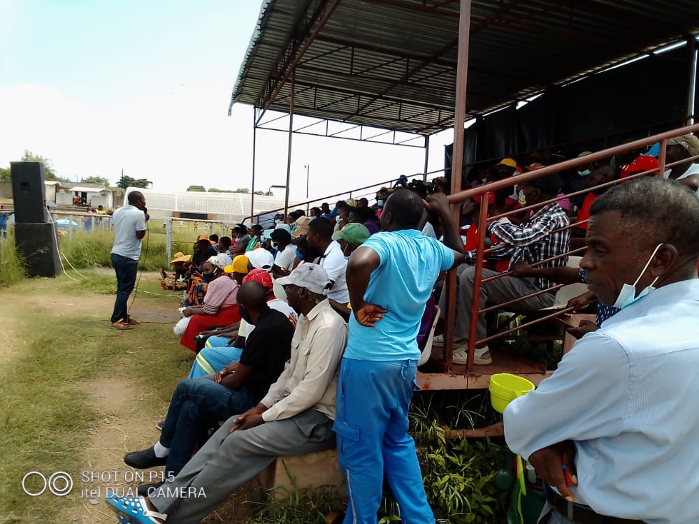 patsaka_trust's tweet photo. Kariba Incorporated Area Residents Ratepayers Association held a meeting with residents in reaction to the approved 2022 budget @karibamunicipal. The rates have gone up beyond the reach of many. @InfoMinZW @JTChirinda @euinzim @ZacrasOnline @nickmangwana https://t.co/rIJijRwOxz https://t.co/BsRYhggxOK