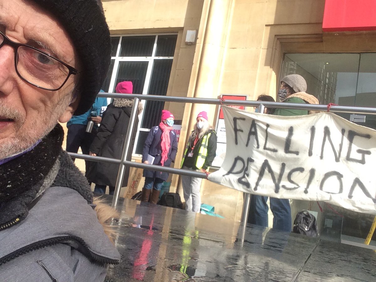 MichaelRosenYes's tweet photo. On the ⁦@KCL_UCU⁩ picket line reading poems https://t.co/MX8NdgcXjo