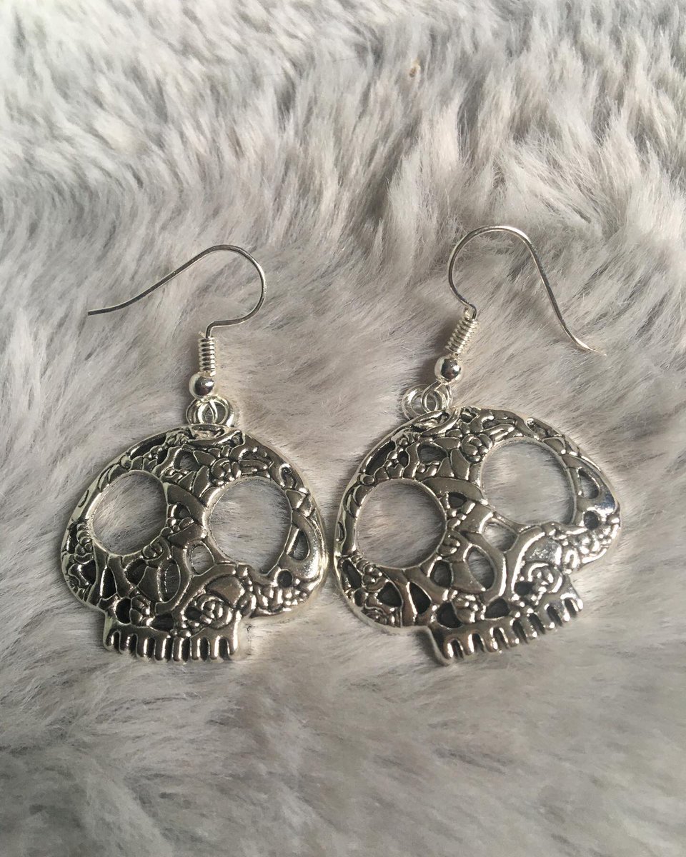 jandkjewellery's tweet photo. Hey! I’m new to Twitter and would love any support.
I quit my office job and now doing my own jewellery business and will be adding more products each week #uksmallbusiness
Any love on my Instagram https://t.co/pJqHbClGKr
Here is my Etsy https://t.co/27IWGMNHTm https://t.co/R4yoO2eZvT