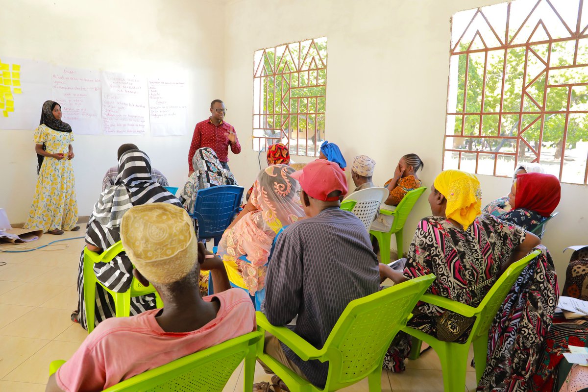 ladiesjoint's tweet photo. Jana kupitia ushirikiano wetu chini ya mwamvuli wa #sisterswithoutborders #Mwanamkenaamani @ladiesjointforum walitoa mafunzo kwa wanawake na baadhi ya wanaume vinara wa amani sambamba na kuundwa kwa kamati na uongozi wa wanawake, amani na usalama kwenye ngazi ya jamii. https://t.co/s0tMC3SwNh