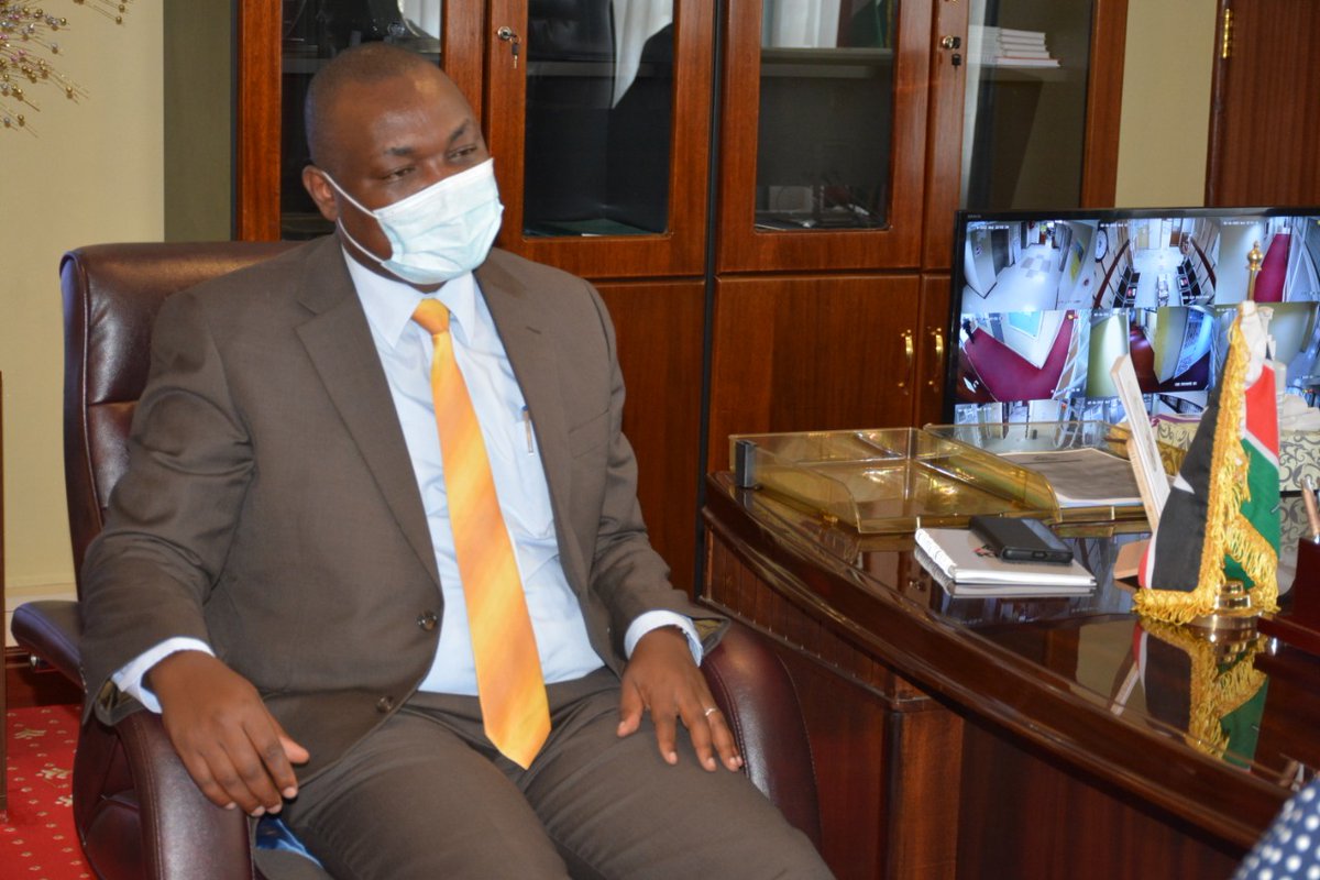 InfoKfcb's tweet photo. @Infokfcb's Management led by the Ag. Chief Executive Officer @ChrisWambua_, today held a meeting with Ms. Latifah Ngunjiri, Group Head of Production, Royal Media Services (RMS). @citizentvkenya @wamalwajl @marcosMasiga @NellyMuluka 
1/2 https://t.co/OuftzMrZUe