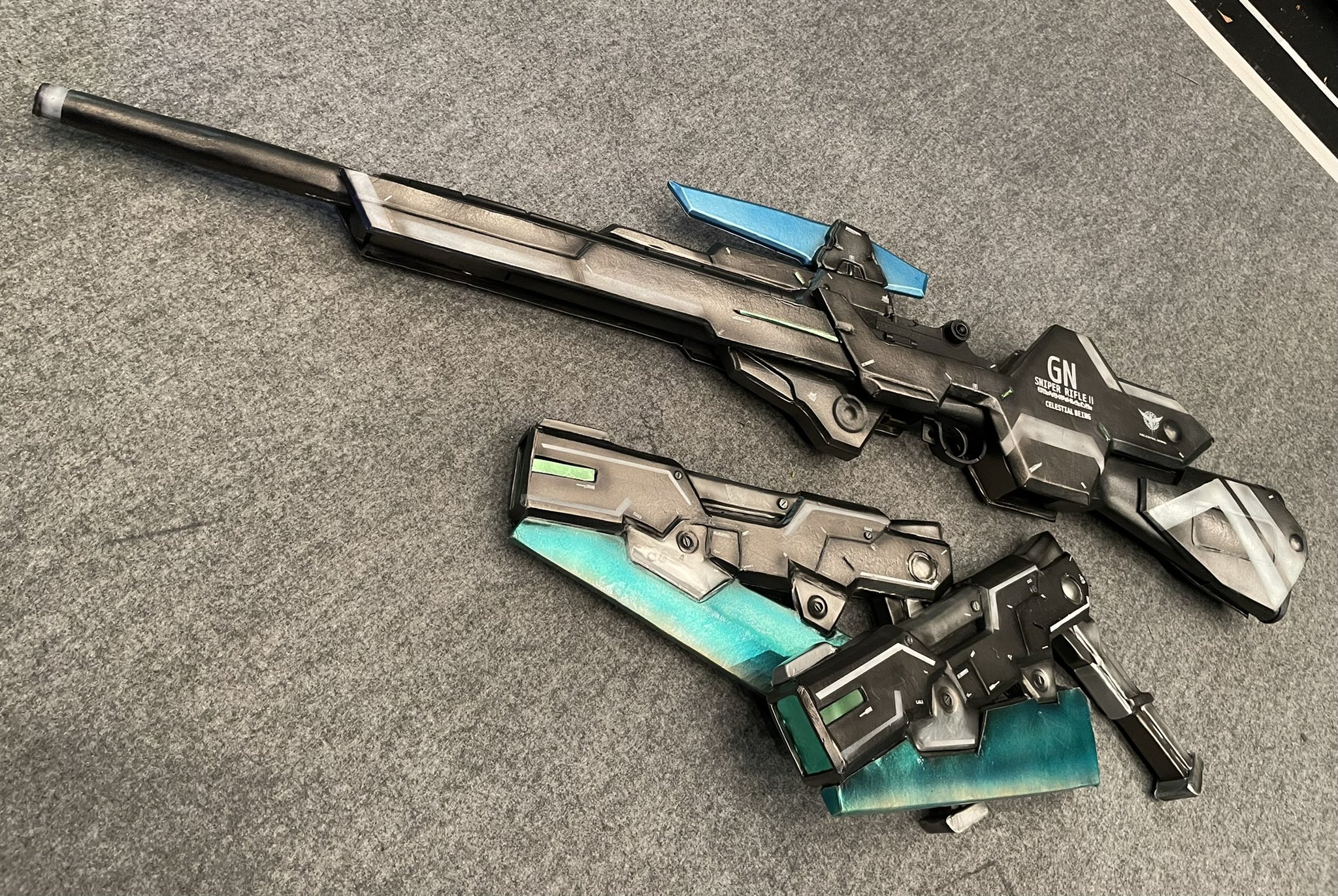 舞台 機動戦士ガンダム00 Rt Hato Ken 舞台 機動戦士ガンダム00 より Gnスナイパーライフル Amp Gnビームピストル Verダブステ こちらも舞台版要素アリ 狙い撃ち乱れ撃つ ダブステ T Co Kjvkvu7afx Twitter