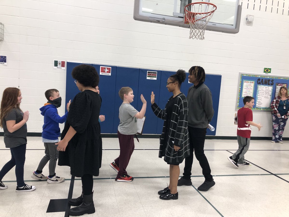 LisaLakerFCHS's tweet photo. ⁦@FTCSC⁩ Acton Tigers gave us a rock star welcome! #AARI22 Celebrating Black History Month! ⚡️💙⚡️💙⁦@FCHSPrincipal⁩ ⁦@FCBlackStudentU⁩ https://t.co/hlZUQGyZQa