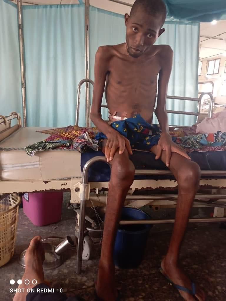 TalkWithIjeoma's tweet photo. 😭😭😭😭😭😭😭
Please 🙏 In The Name Of God 
Save Our Friend and brother 
He went for an Appendix surgery, in an undisclosed hospital and instead of getting the good health he deserves, his liver got damaged https://t.co/XpHeDBUQlb