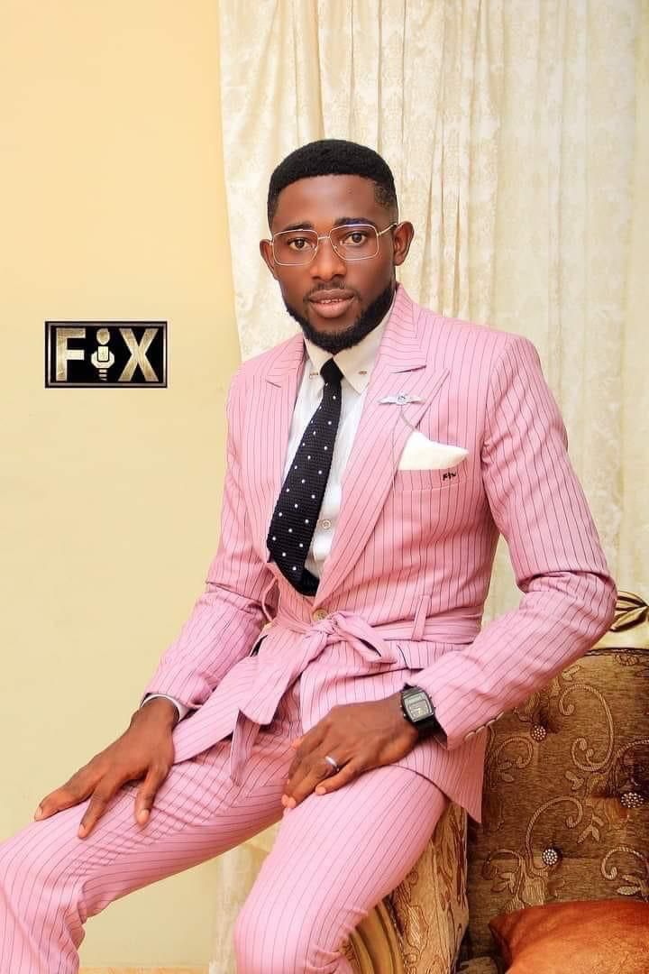 TalkWithIjeoma's tweet photo. 😭😭😭😭😭😭😭
Please 🙏 In The Name Of God 
Save Our Friend and brother 
He went for an Appendix surgery, in an undisclosed hospital and instead of getting the good health he deserves, his liver got damaged https://t.co/XpHeDBUQlb