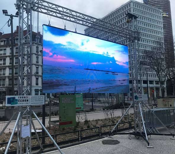 24rentzInc's tweet image. LED screen available for rent now 
Dm immediately for reservation
#eventplanner #eventstands #eventledscreen #24rentz