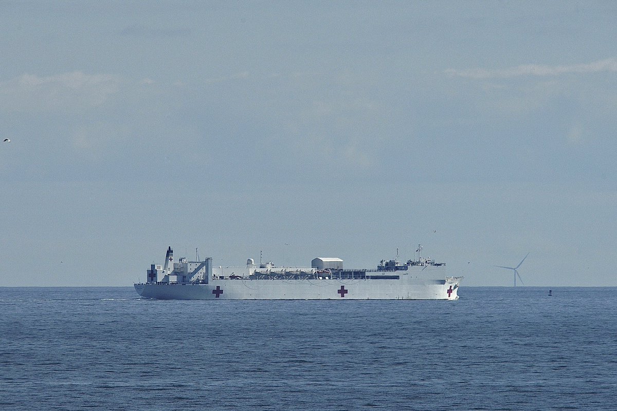 The USNS COMFORT (T-AH-20) 🇺🇸 IMO:7390478  Mercy-class hospital ship, five miles off the coast of Virginia Beach in the South East Sea Lane. #USNavy #MilitarySealiftCommand #USNSComfort #TAH20 #ShipsInPics