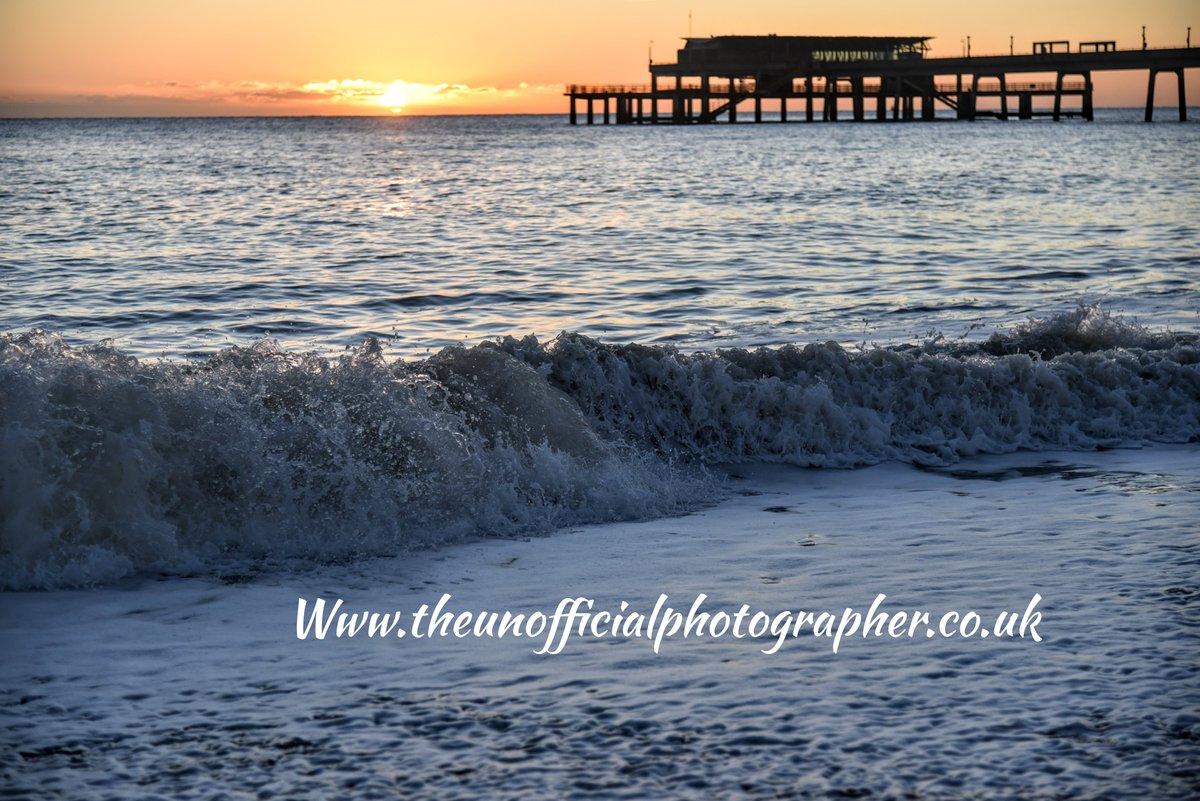 unofficialphot1's tweet photo. #sunrise, #LOVEDEAL, #ILOVEMYJOB, #LETSCREATEMEMORIES,#PHOTOGRAPHER, #LOVELOCALDEAL, #OWS, #OPENWATERSWIMMING,#EXHILARATING, #MINDFULLNESS https://t.co/3ZuRP2cerZ