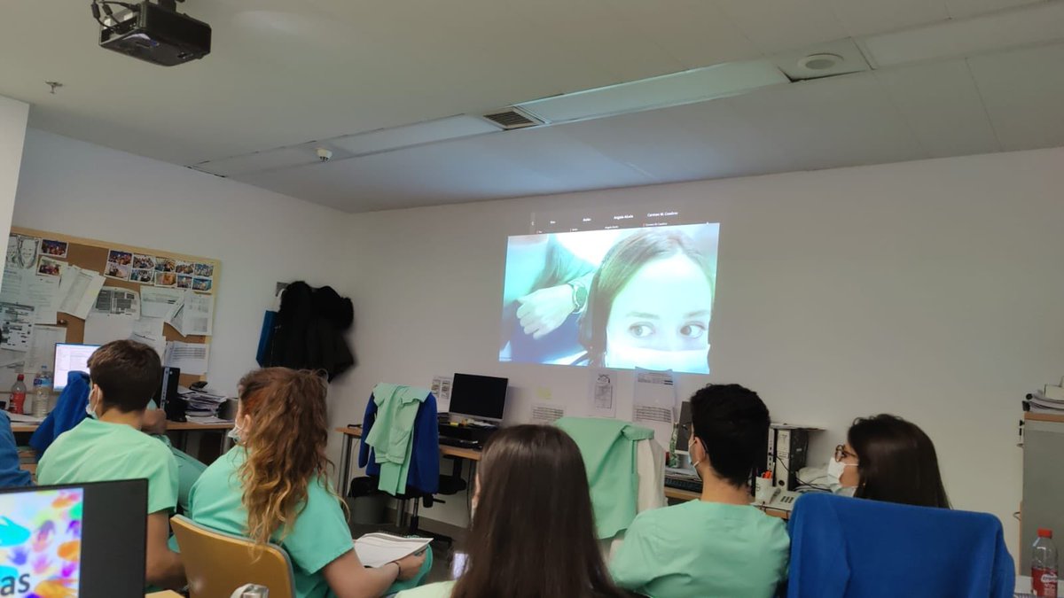 FarmaFuenla's tweet photo. Otra sesión magnífica del taller de lectura crítica📚📖 de la mano de @NTarrs sobre Enfortumab Vedotin en CA uroterial (https://t.co/wxgOOpe1Wa). Esta vez, se han unido los compañer@s de FH del Clínico de Málaga y nuestros estudiantes 🤙🏻🤙🏻 https://t.co/NQrC8Mto2Z