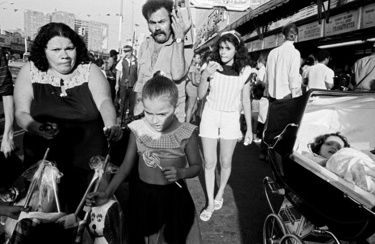 brucegilden's tweet photo. I call this photograph Coney Island Family and I think it’s one of my best images. https://t.co/2PpRgOFcmh