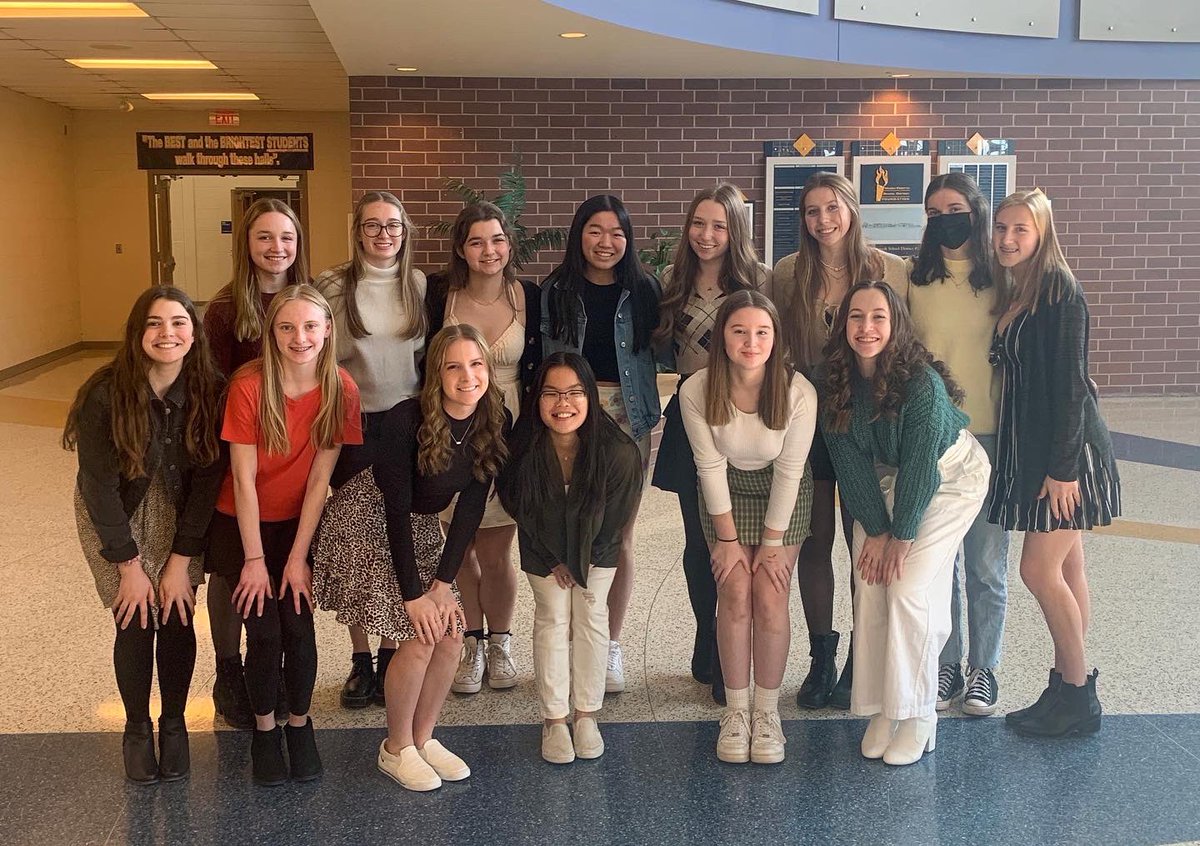 MFHSTrojanettes's tweet image. Yesterday we celebrated our seniors Hannah Wright, Paige Shull, Kassie Bankson, Serena Tuan, and Rachel Wisner. We will be closing out the 2021-2022 season this Friday at the boy’s basketball game! 💛💙
