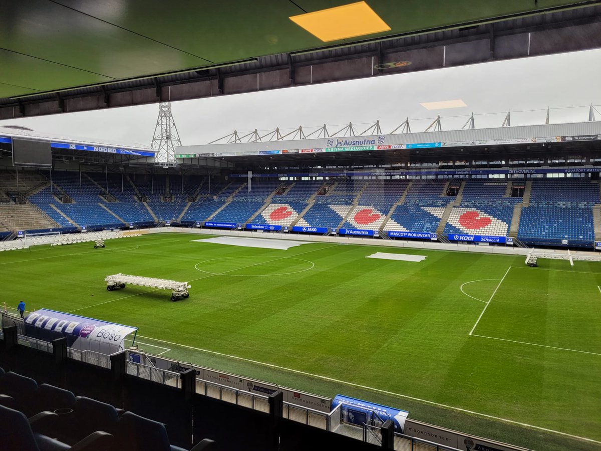 Bleyenberg_BDS's tweet photo. Netwerkbijeenkomst in het @scHeerenveen Abe Lenstra stadion. 
#netwerken #contacten #Friesland https://t.co/bSOV6U7m1A