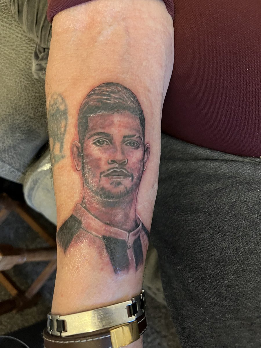 •Owen Southern• tweet media