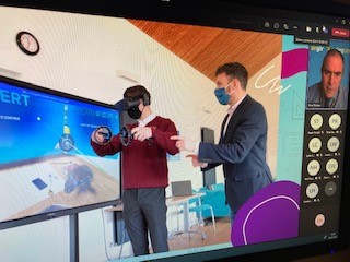 ColegauCymru's tweet photo. Mae Huw Thomas o @ColegSirGar @colegceredigion yn siarad â ni am ddysgu trochi ar waith a gwerth technoleg Convert.

#dysgwrdd #adeiladu #addysgbellach #dysguseiliedigarwaith #wbl

@GarethCWIC @CWICWales https://t.co/7J8lnVWvRo