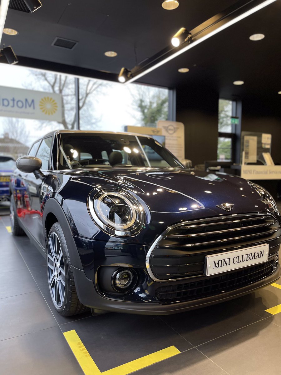 2022 - MINI Clubman 2.0 Cooper S MINI Yours Black - Enigmatic