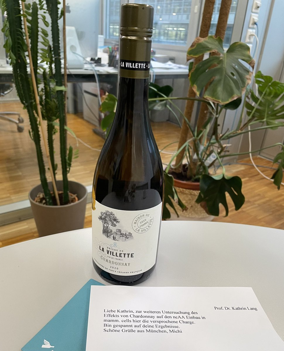 klanglab's tweet photo. 2) many thanks to @MichiBartoschek for this nice gift 👇

https://t.co/RK0rXdg3cC
@SeBultmann @MichiBartoschek #PhDThesisExperiments 
..we will engage in extensive human in vivo studies on this matter 🍷😋… https://t.co/IYS57pNYuf