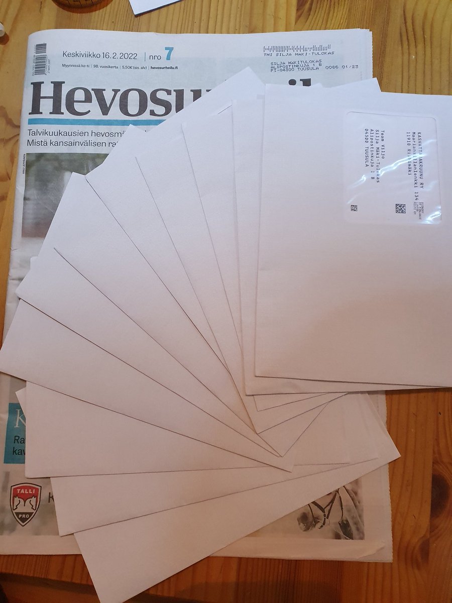 Ainakin raviurheilu kannattaa tätä meidän Valtion Postilaitosta. 11 laskua, 6 eri kimppahevoselle. Kyllä näistä joku pärjää!❤ Nähdään #Kasvattajakruunu #Kriterium #kimpanvetäjänhommia