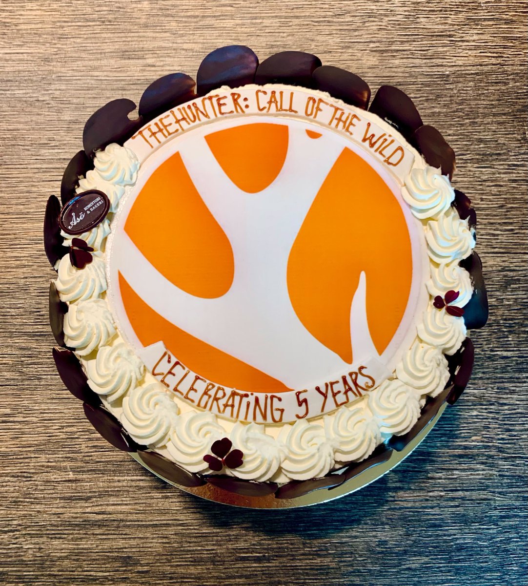 It’s theHunter: Cake of the Wild, isn't it? These high caliber calories definitely hit right. Happy fifth birthday, @theHunterCOTW! Here’s to many more. 🎂

#COTWTurnsFive https://t.co/aAV51KC3jD