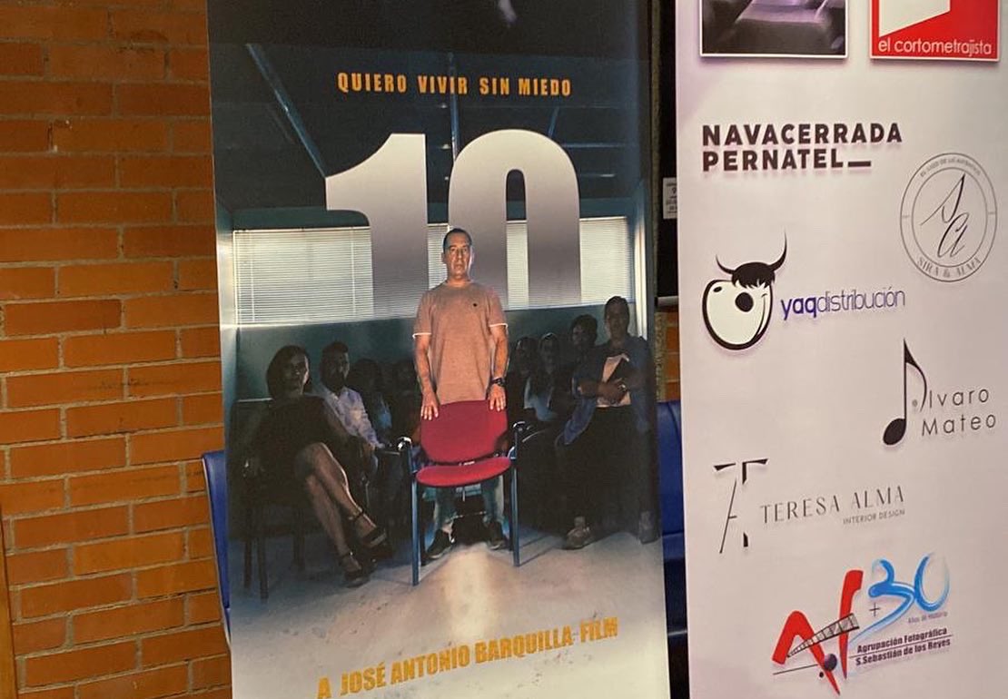 10Pelicula's tweet photo. Tras casi tres años de trabajo, por fin conseguimos presentar @10Pelicula  en eL #TAM De #Sanse
Dudaban de que fuésemos a llenarlo.
Gracias por el apoyo de @juantorresga y @Juan_Angulo_ Únocos politicos que nos han apoyado.
Gracias #Nachochillon #angelesbarba https://t.co/QY6dYwOGNF