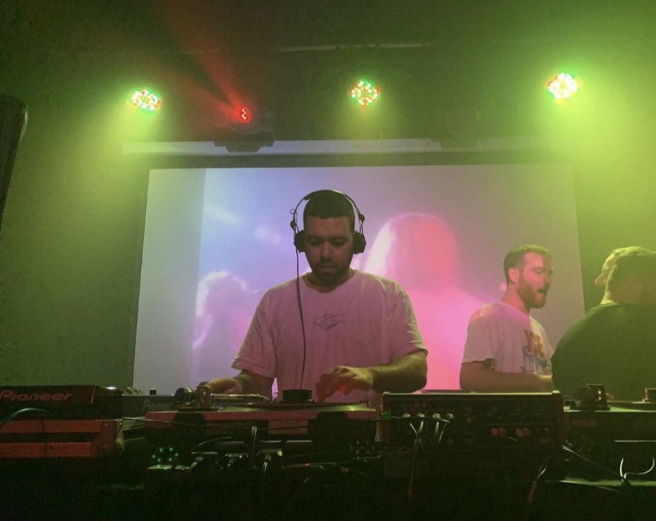EasternBloc_'s tweet photo. Saturday night we have two EB favourites on the tune selections! Head on down from 8pm to catch Levi Love and Yadava at our Selectors event 🔥

Free Entry all night
8pm to 1:30am

#electronic #dj #manchestermusic #easternbloc #stevensonsquare #records #vinyl https://t.co/NxTETqKGJe