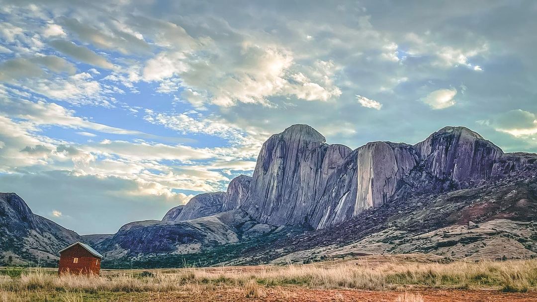 The Andringitra massif: a hiking and discovery destination. #MyMadagascar #Madagascar

📸 djavadl