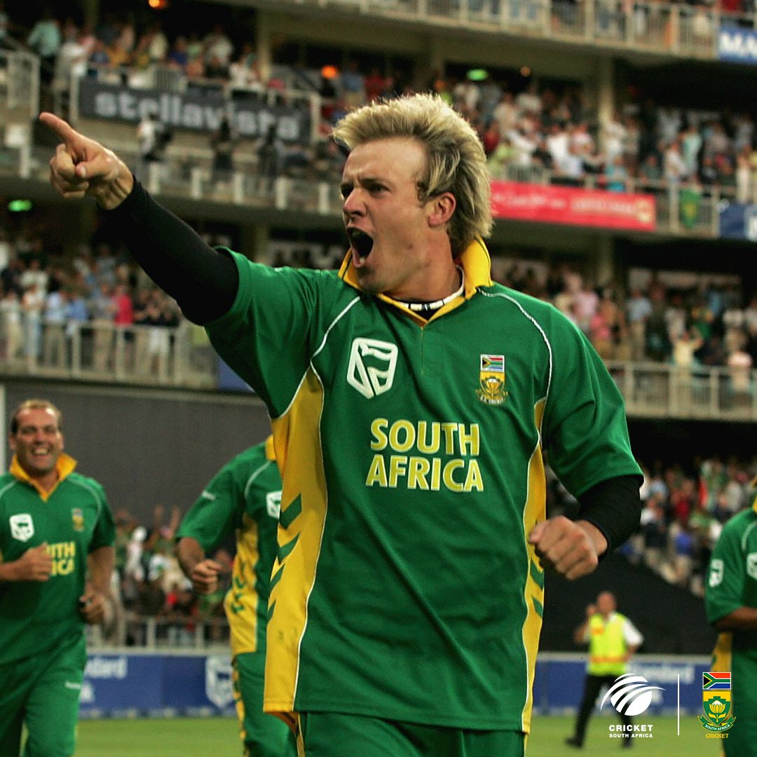 Shreyas7399846's tweet photo. Young GUN..👊

#HappyBirthdayABD https://t.co/grgiAU36DV