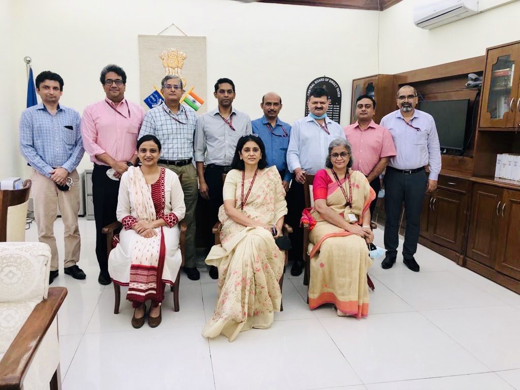 malvikaIRS's tweet photo. Memorable one …with former Member CBDT ,Anu JSingh mam and our team at Directorate of Systems https://t.co/Ud6Km0Mp1J