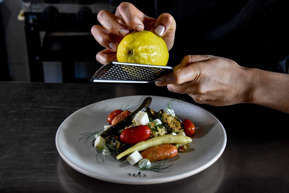 En #MarisRestó los esperamos de Martes a Domingos y feriados, para que disfruten de nuestro menú por pasos.

RESERVAS 
261 339-1940