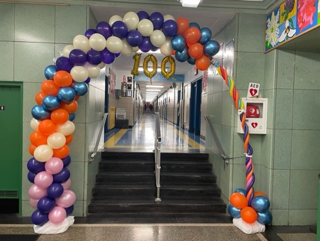 District22BKNY's tweet photo. Happy 💯 Day of School from PS 139! #OneHundredthDayofSchoolNYC #PS139 #District22💯@District22bkny https://t.co/eZkgejk2Da