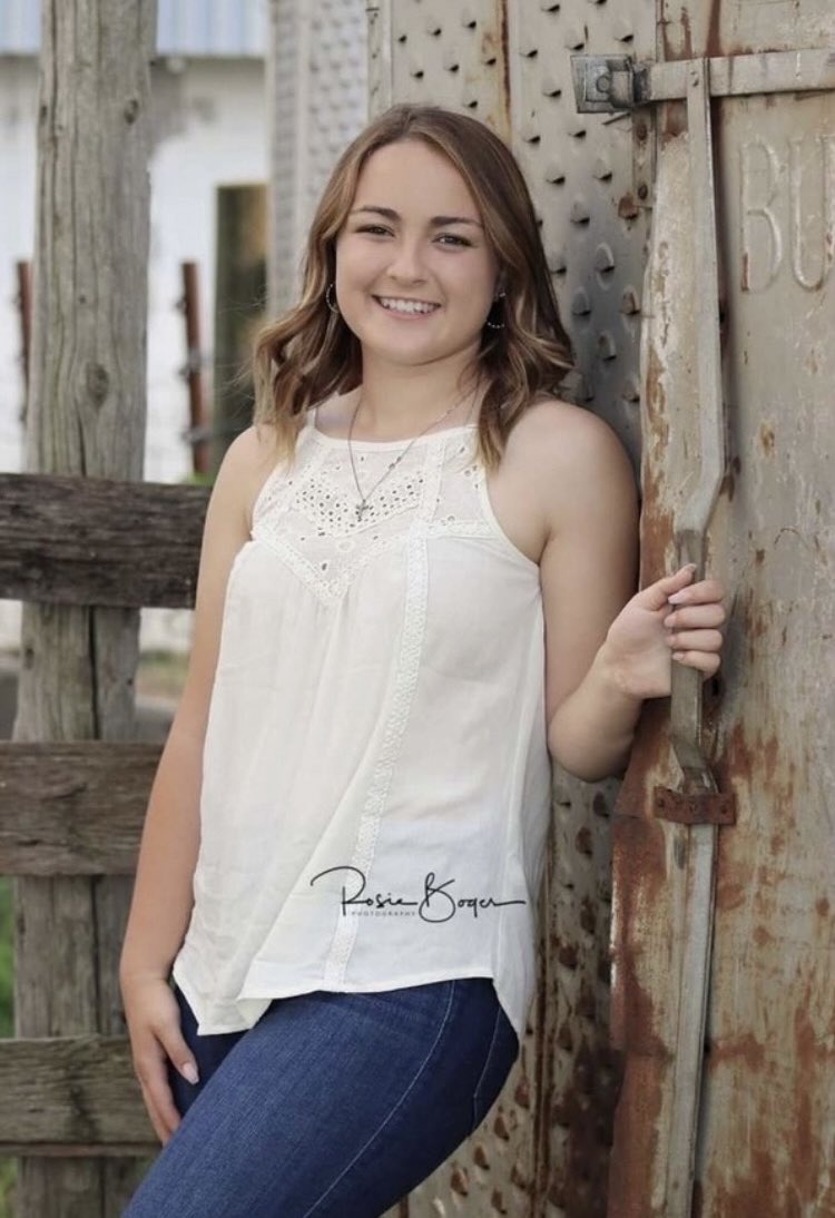 evgnhs's tweet image. Meet Kaylee Hein!
Enjoys about NHS-Serving &amp;amp; giving back to the community
Favorite service-Writing to residents of Sunshine Homes &amp;amp; helping at school sporting events
Favorite class-Anatomy
Extracurriculars-Student Council &amp;amp; Soccer
Future plans-Attending college to become a nurse