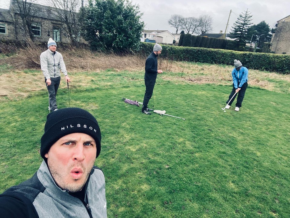 Hansonprogolf's tweet image. The coach ended up challenging the lads 🎯 today after a few players couldn’t make it!! 

Great three hour #ScoringSchool mixing short game, pitching, wedge game, irons and driving!

Even some forfeits thrown in too! #PressUps #StarJumps #ShuttleRuns