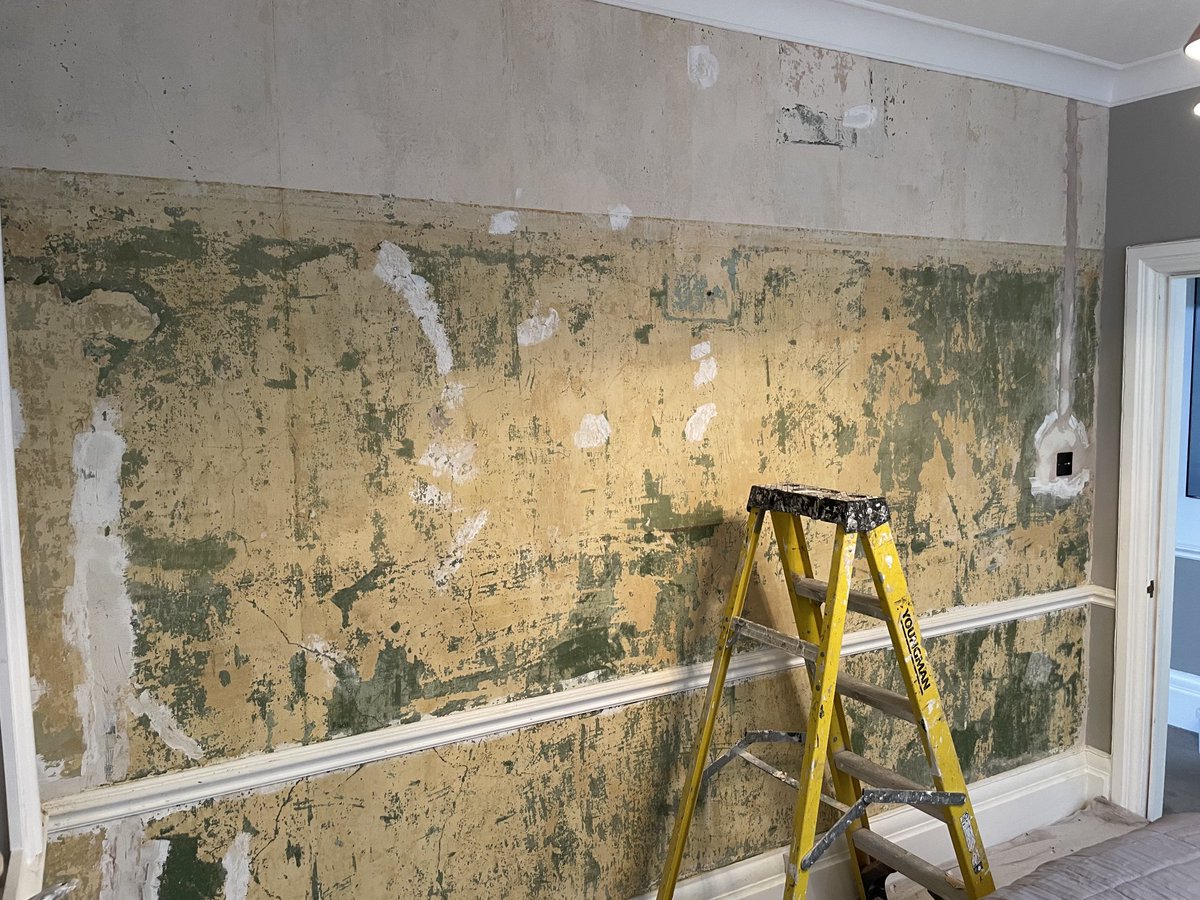 PeterMorgan152's tweet image. Before and after. This beautiful mural