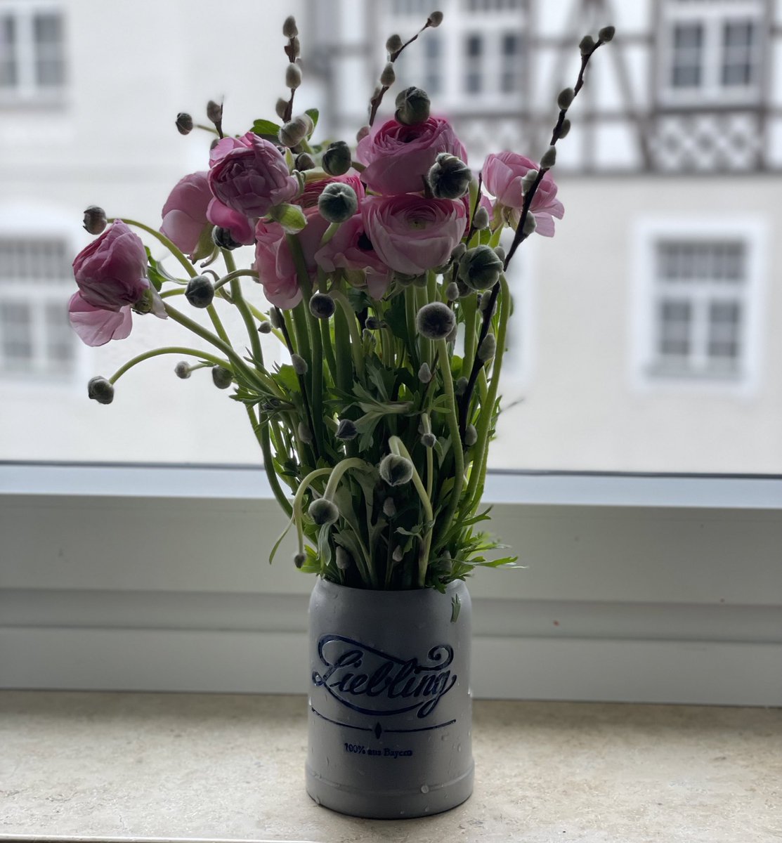 Thank you mystery person for the birthday flowers ☺️ #MakeYourselfKnown