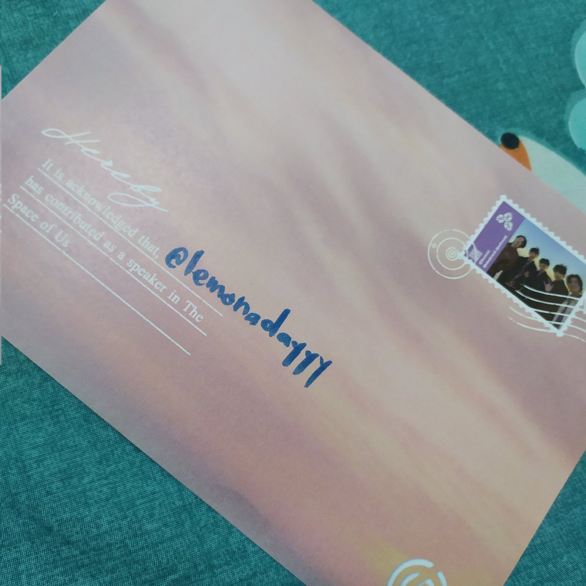 lemonadayyy's tweet photo. Kapchagi here! Thank you to zaf dina nisah and all mymydays during our #TheSpaceOfUs era ๐ I talked crap things mostly ahshhahshah but really enjoyed those time ๐ญ๐ญ This postcard issoooo pwettyyyy imma lekat at dinding ehek ๐ https://t.co/Ax1b0AS4uM