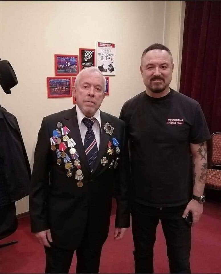 А где можно посмотреть шутки либералов про количество медалей у певца?