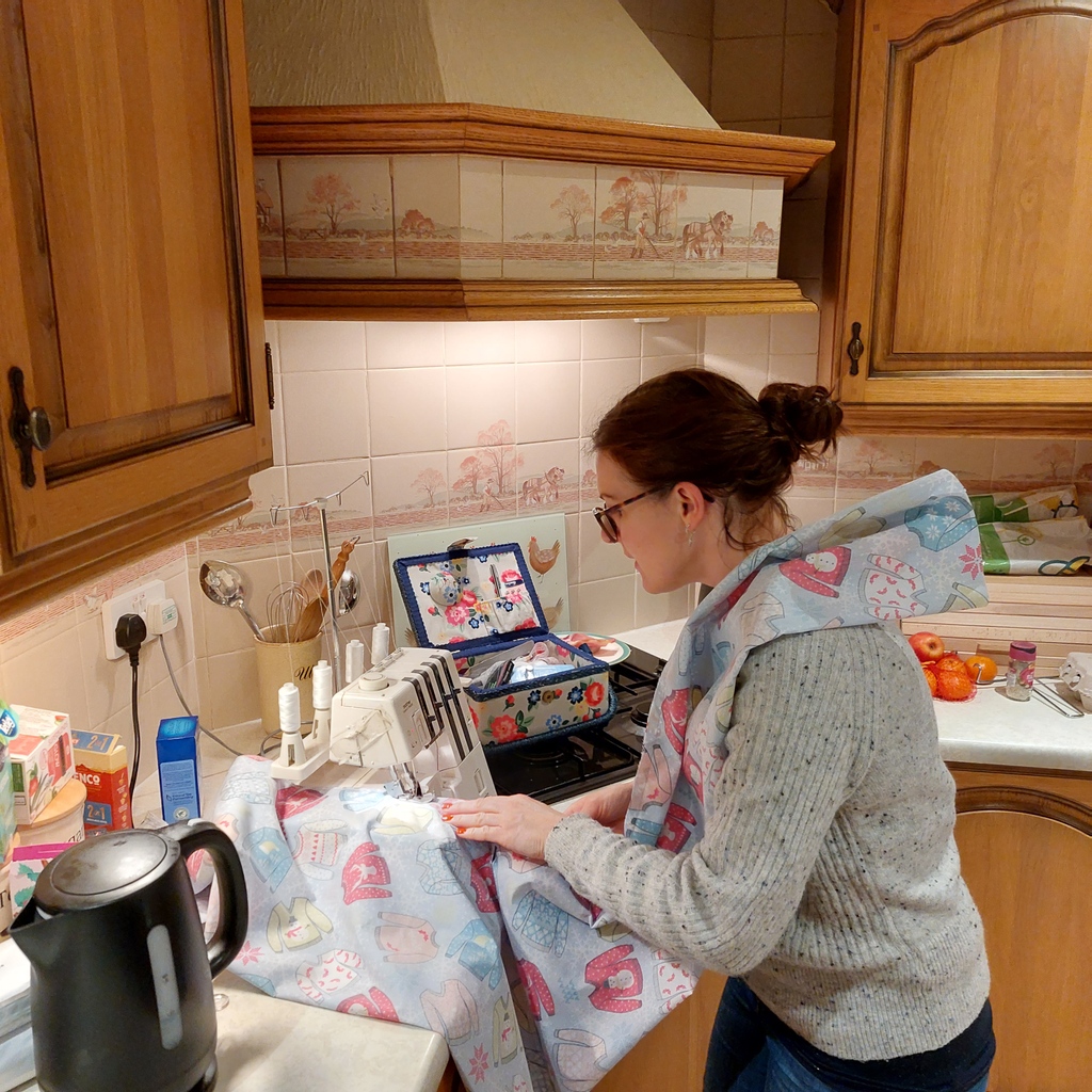 olgannabags's tweet image. Just a little bit of overlocking to finish off! I will literally sew anywhere! 

#sewing #overlocking #handmadehour #craftbizparty