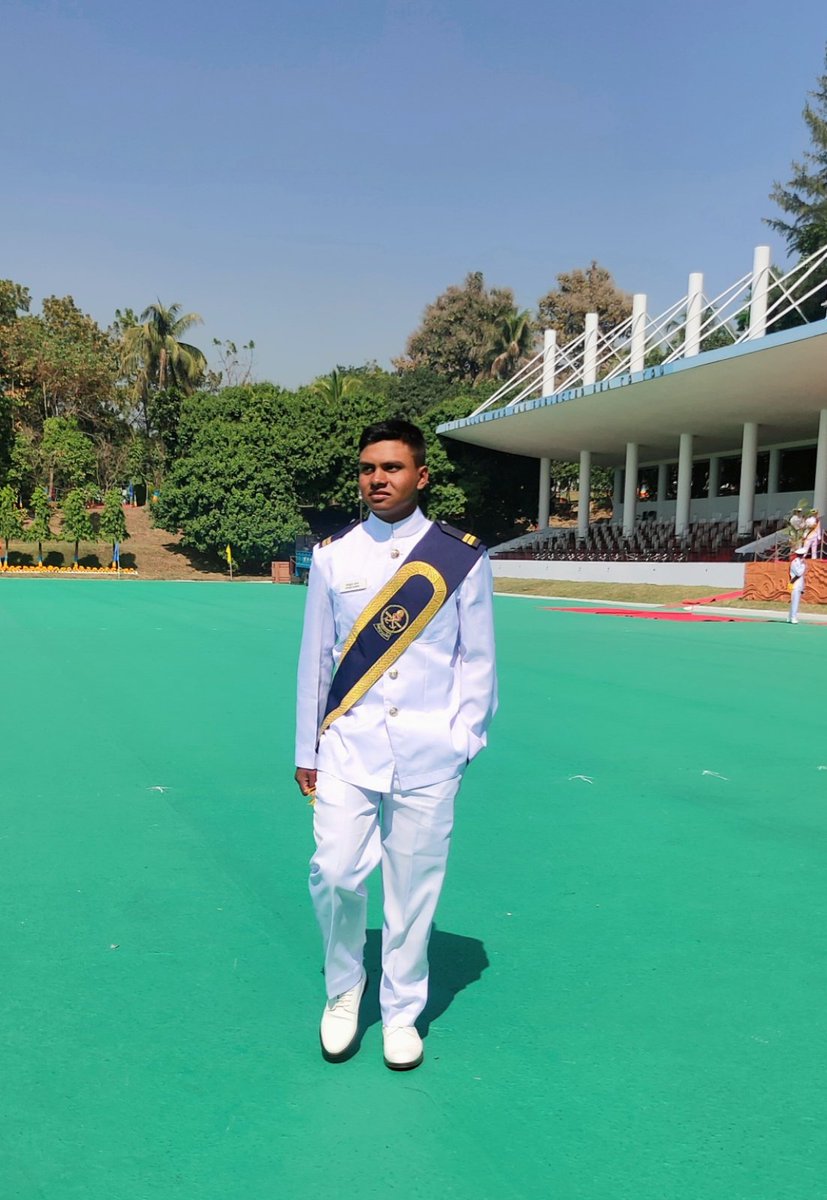 AyubKha00233082's tweet photo. Last few clicks in our maritime motherland on our passing out day ❤️
#Gradution_Parade
#Bangladesh_Marine_Academy
#Batch56 https://t.co/x6R7XK5bIm